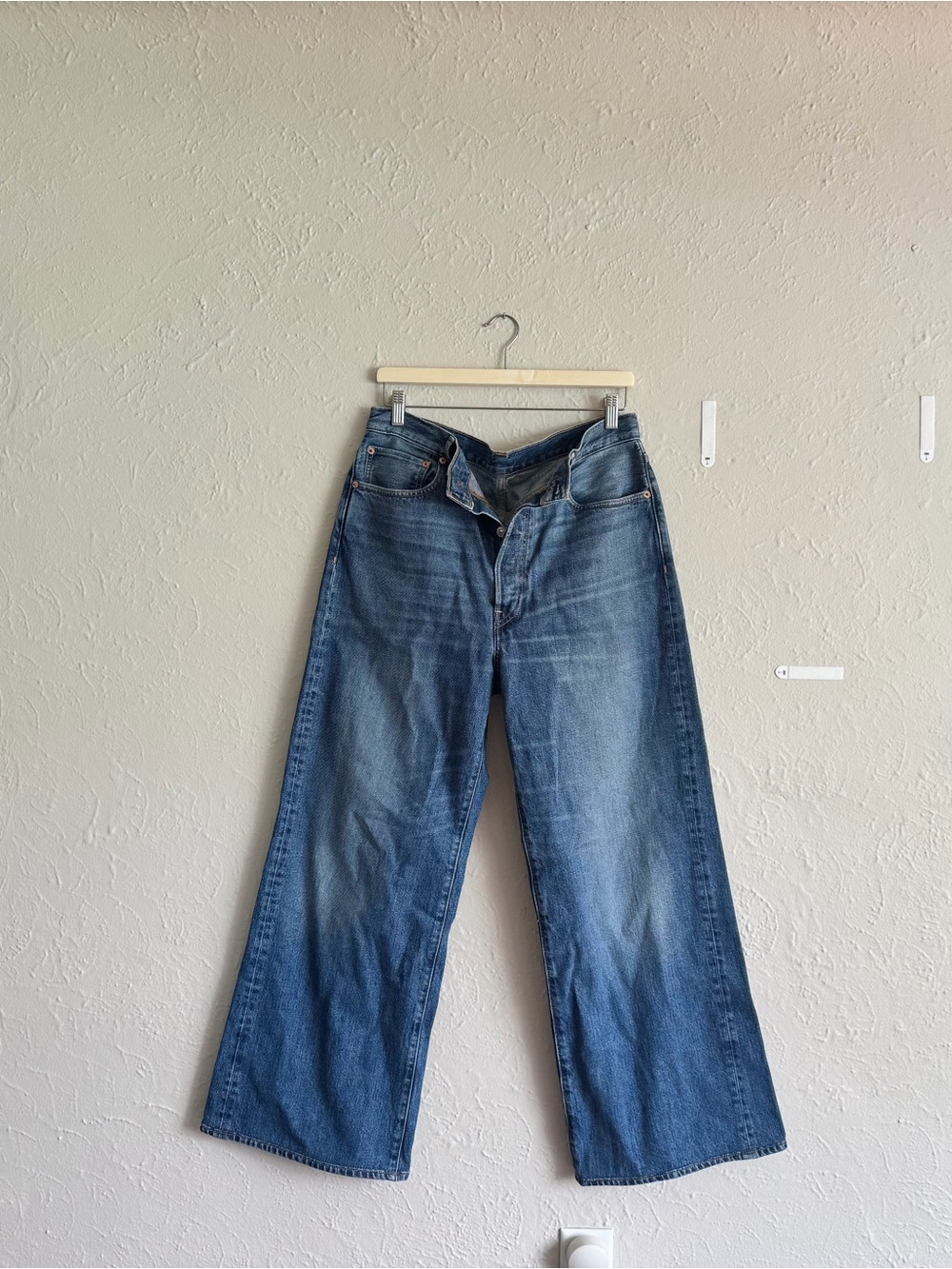 Buck Mason Women’s Jet Set Wide-Leg Denim Jeans — Medium Blue Wash